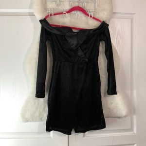 Beautiful black dress off the shoulders